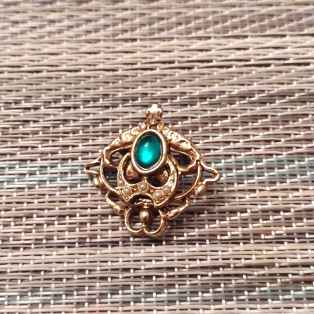 Vintage Crest Brooch